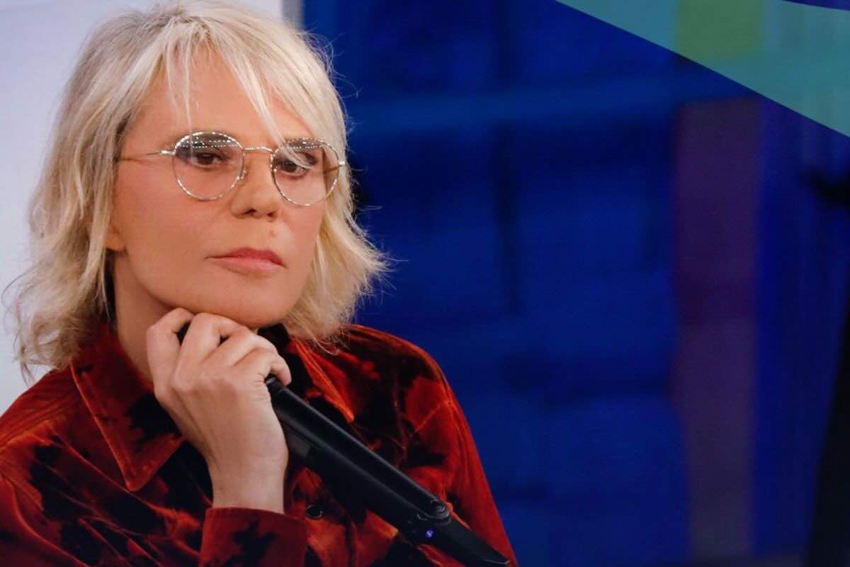 Maria De Filippi: decisione choc ad amici